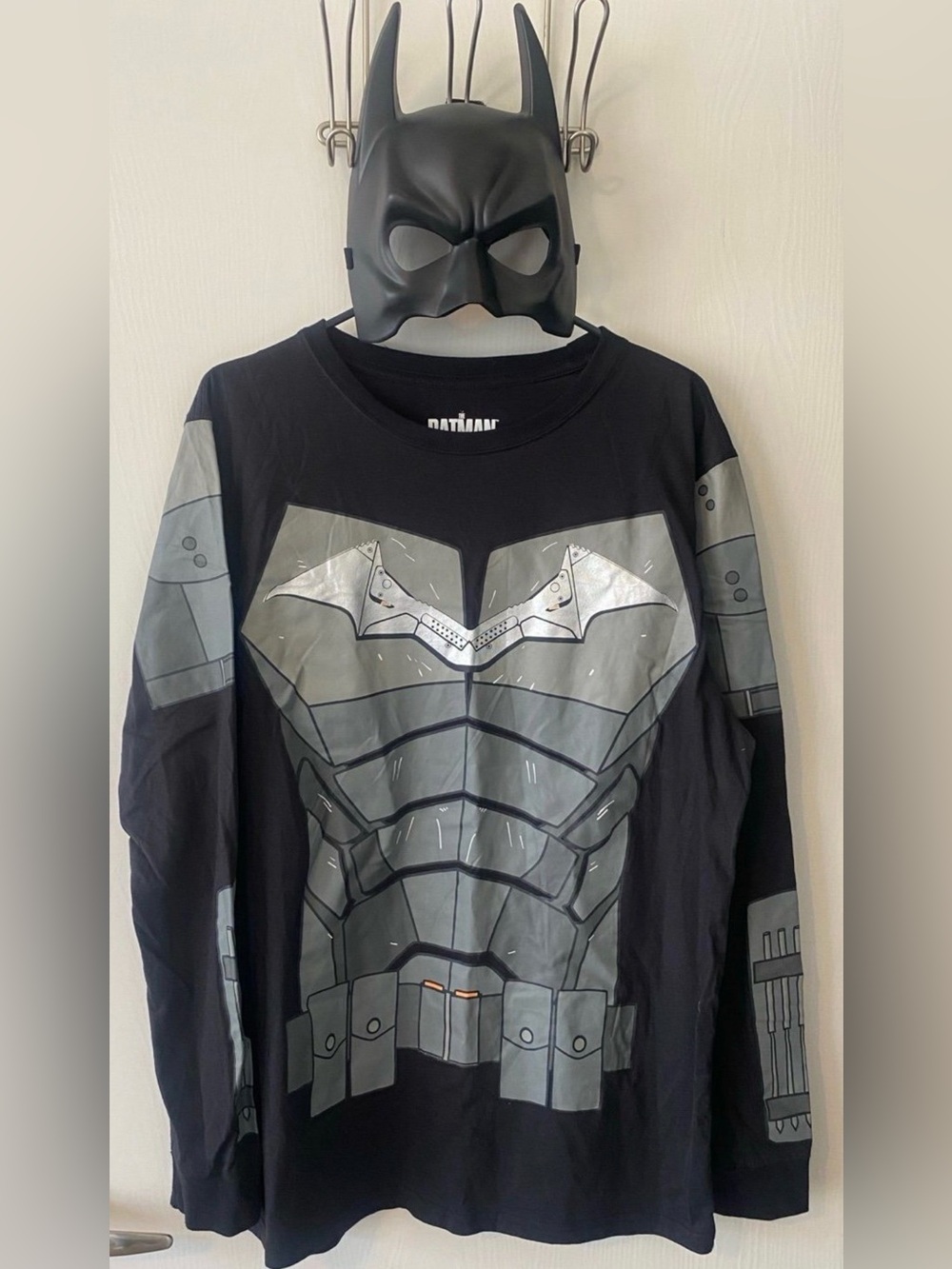 Spirit Halloween Caped Batman Long Sleeve T Shirt & Mask
